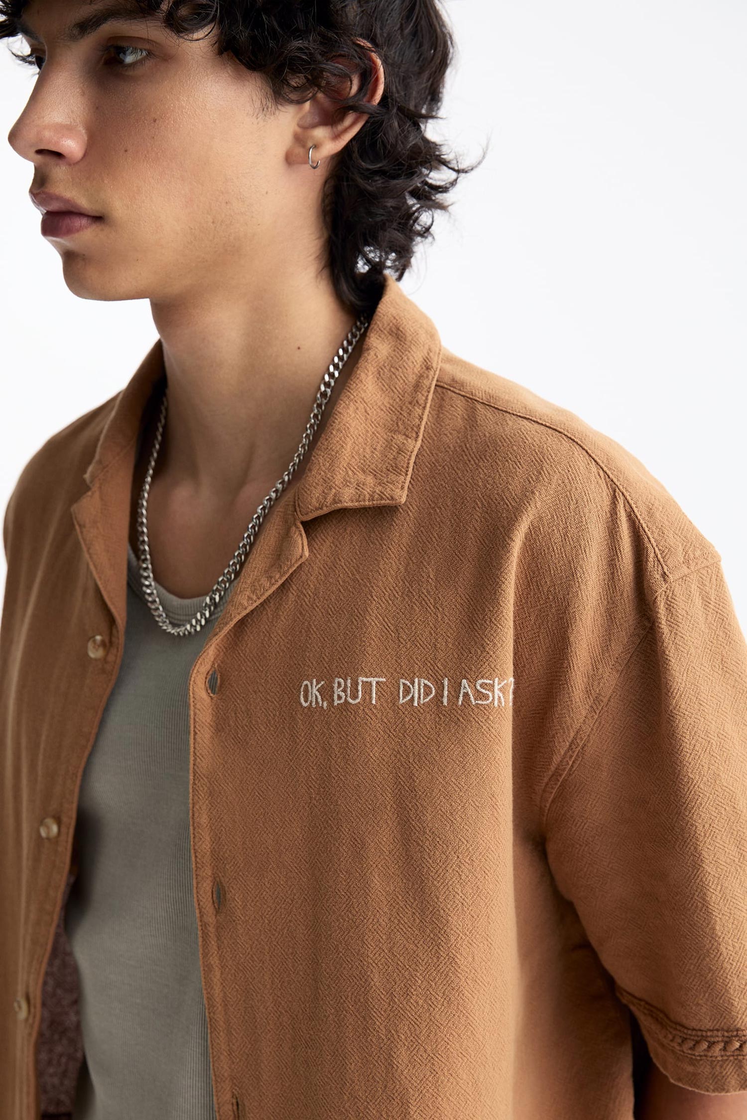 EMBROIDERED SHORT SLEEVE SHIRT - Imagen 4