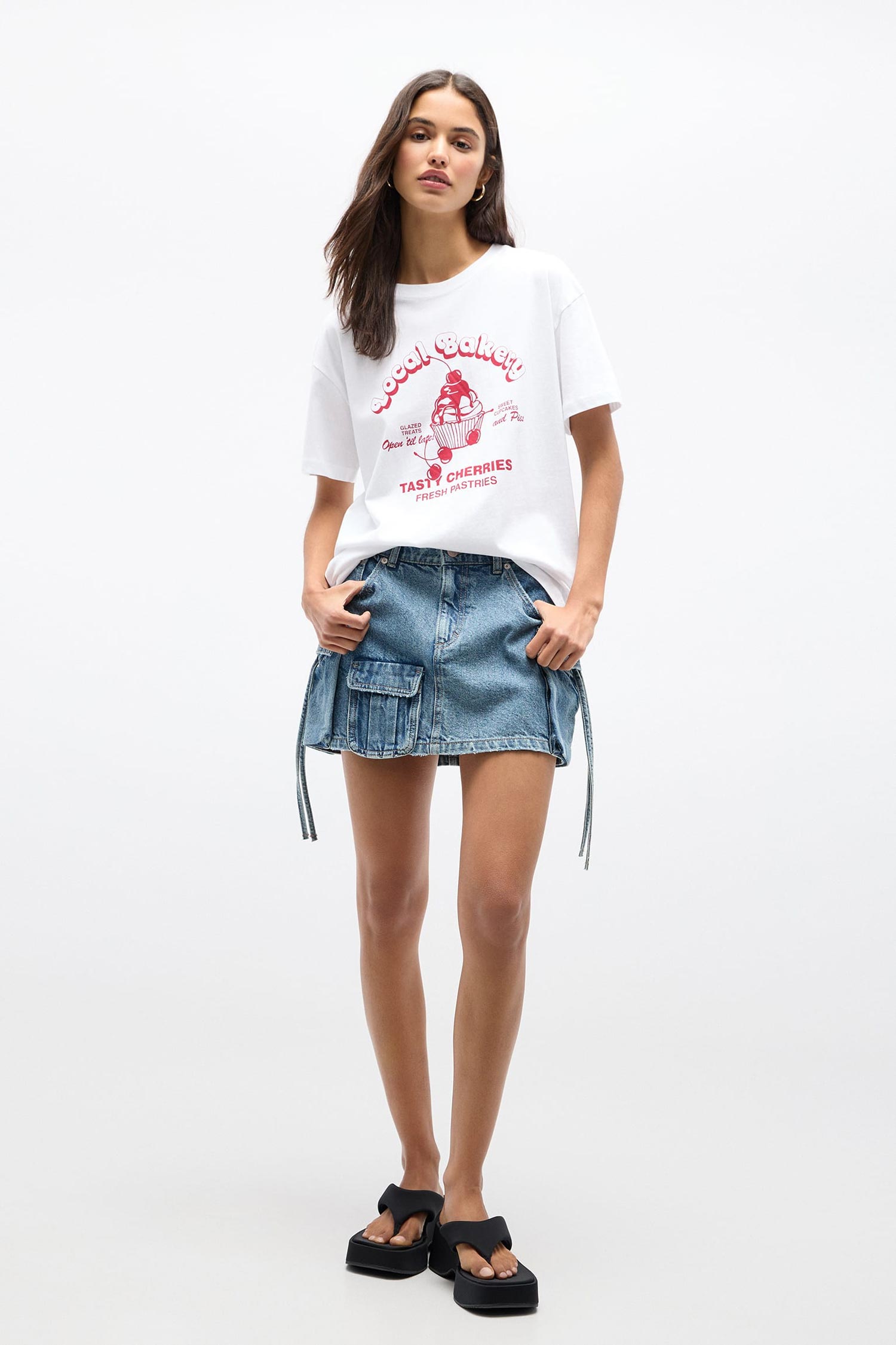 SHORT SLEEVE T-SHIRT WITH PRINTED GRAPHIC - Imagen 3